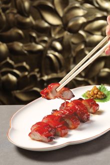 Barbecued pork loin glazed with honey sauce (HKD 358)