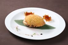 Deep-fried stuffed crab shell accompanied with ginger tea jelly (HKD 398)