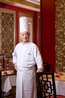 Chef Gordon Leung, the Corporate Chinese Chef (Hong Kong) of Shangri-La Group, is a top Cantonese culinary master with over 40 years of experience.