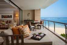 Earl Suite Patio - The Mulia