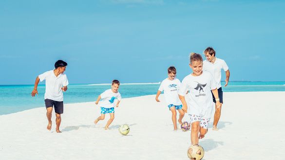  At Four Seasons Resort Maldives at Landaa Giraavaru, the game takes on an island rhythm with football legends