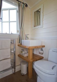 No need to venture outdoors - full bathroom just for you