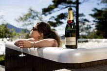Knoydart Hide hot tub