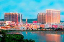 In anticipation of the hot summer months ahead, Cotai Strip Resorts Macao has prepared an exciting array of seasonal festivities