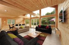 Situated in a nature enthusiast’s paradise with badgers, foxes, bats, and a diverse range of birds, this beautifully finished fi