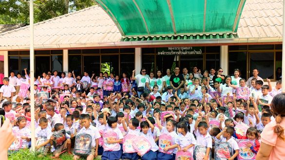 The Hansar Samui Team visit and donate to Chiang Mai schools in need