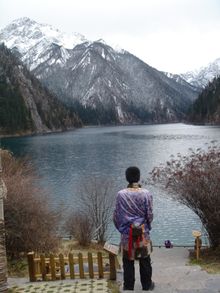 One of the lakes and snowcapped mountains in Jiuzhaigou