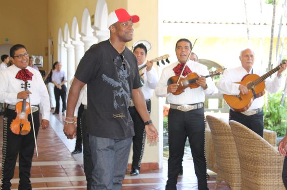 Chris Tucker singing with Mariachi Band at Puerto Vallarta's Casa Velas