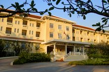 Raffles Grand Hotel dÁngkor