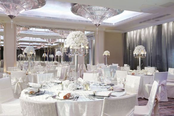 Designed by the wedding planning mastermind from U.S., Colin Cowie, The Ballroom  of The Mira Hong Kong is a flexible event spac