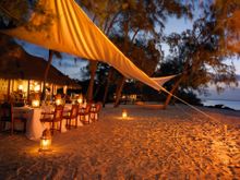 Vamizi, beach dining, Aardvark Safaris 