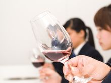 Le Cordon Bleu students in wine course