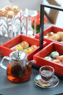 InterContinental Hong Kong's Lobby Lounge - Agarwood Chinese Tea Set