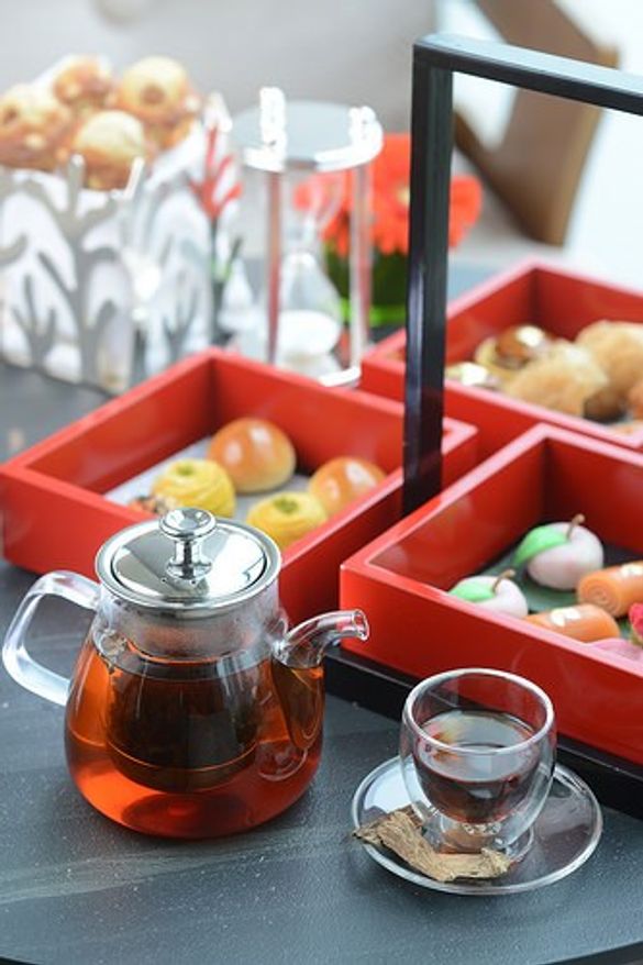 InterContinental Hong Kong's Lobby Lounge - Agarwood Chinese Tea Set