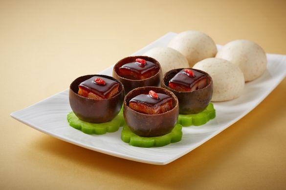 Braised pork in Luo Han Fruit