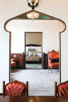 Nine Nations Indian Suite