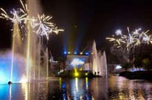 Universal Orlando Resort offers two new dining experiences for guests at its Universal Studios Park. The Superstar Character Bre