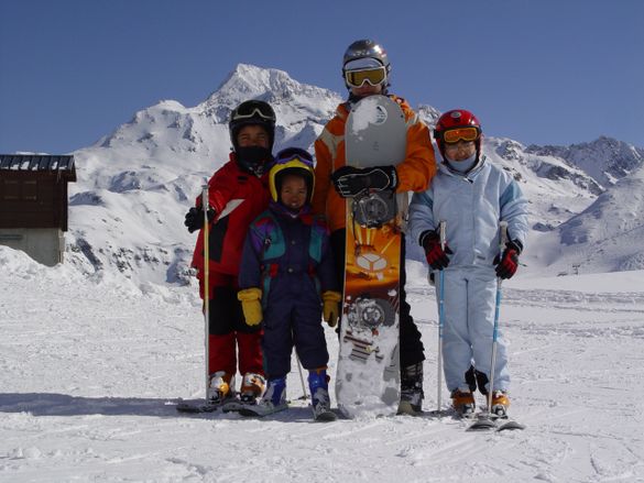 Under 30s now rely mainly on travelling with their family to ski for the first time.