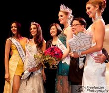 MUNZ final winners with Ambassador