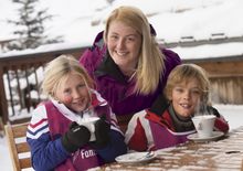 Two happy Ski Famille customers