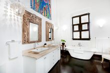 High ceilings and luxurious bathtubs await guests staying in Casa del Arbol at Casas del XVI
