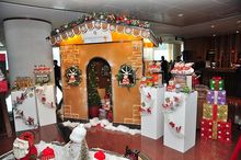 InterContinental Hong Kong - Gingerbread House in the Lobby to benefit New Life Psychiatric Rehabiliation Association