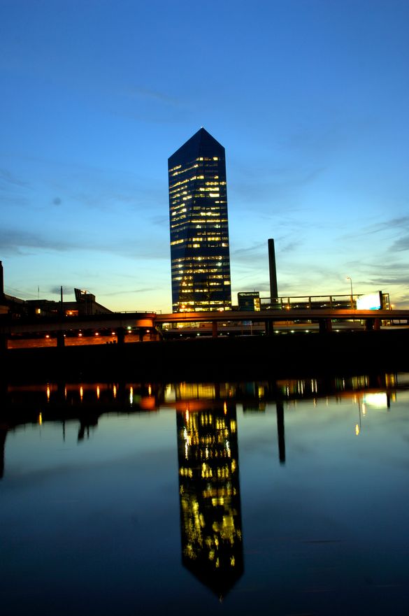 Philadelphia's Cira Centre. 