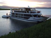 Shayamanzi Houseboat