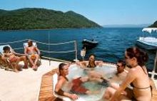 Shayamanzi Houseboat- Outside Jacuzzi