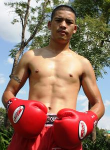 Anantara's Muay Thai Expert Tanaphong Khunhankaew 