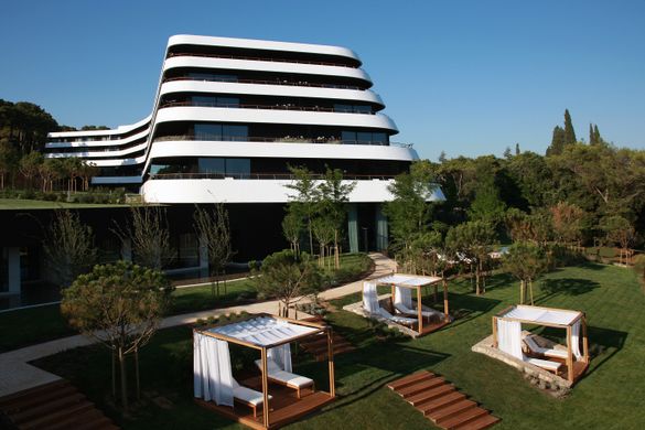 Hotel Lone Exterior