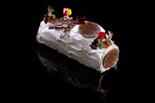 Dreamy Yule log cakes “au metre” including mango-chestnut “Mont-Blanc” will be one of the highlights of the extended dessert cou