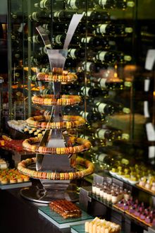 Live carving of Xmas Turkey, adorable Nutcracker theme figurines, winter spices macaroon tower and violet chocolate fountain wil