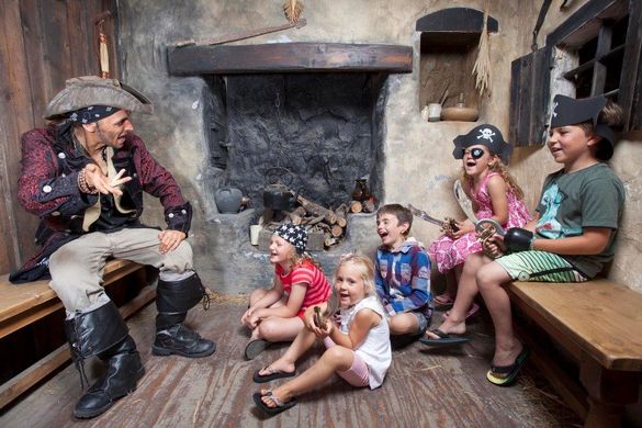 Meet Calico Jack at Pirate's Quest