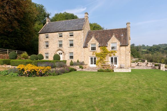 Week Farm, near Bath from Helpful Holidays ref E100 Week Farm, near Bath from Helpful Holidays ref E100
