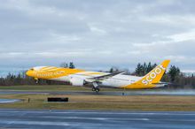 Dreamstart - Scoot's first 787 takes off