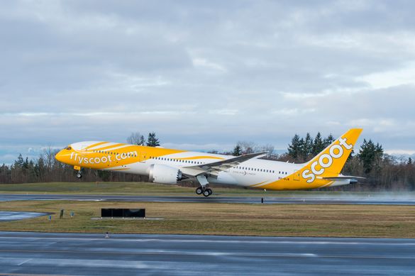 Dreamstart - Scoot's first 787 takes off