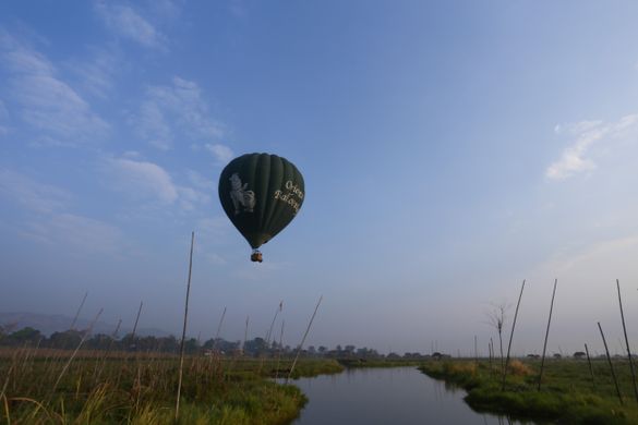 Balloon over Inle Lake Balloon over Inle Lake