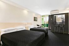 BEST WESTERN Melbourne's Princes Park Motor Inn - Deluxe Studio Apartment