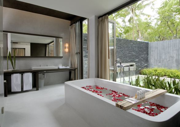 X2 Samui - Deluxe Pool Villa bathroom