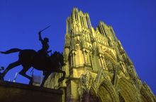 Joan of Arc Statue & Reims Cathedral by night