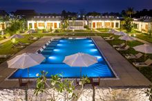 Swimming Pool & Exterior