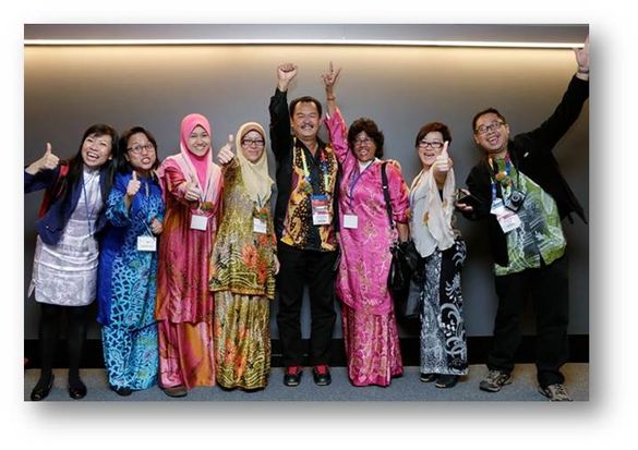 Dato’ Dr Faraizah Dato’ Abd Karim and the winning bid team.
