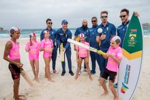 Local Nippers (Junior Lifesavers) with (L-R) JP Duminy, AB de Villiers, Hashim Amla, Vernon Philander, Dale Steyn and Faf du Ple