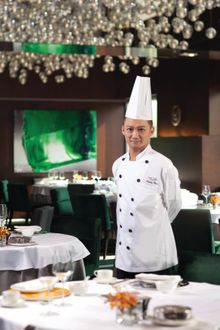 Chef Hung Chi Kwong - Chef de Cuisine of Michelin-recommended Cuisine Cuisine at The Mira