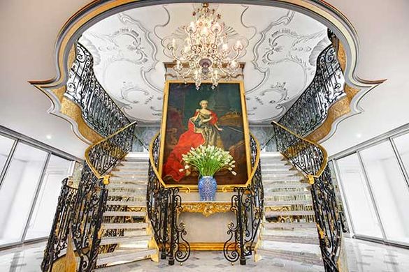 The lobby of the S.S. Maria Theresa