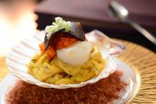 Yan Toh Heen - Mother's Day Dinner - Wok-fried Scrambled Eggs with Black Truffle & Crab Roe