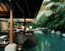 Tirta Ening bathroom