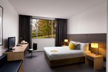 Atura Dandenong guest rooms are cool, calm and collected.  Stay connected with free Wi-Fi.