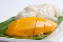 Sticky rice, fresh mango